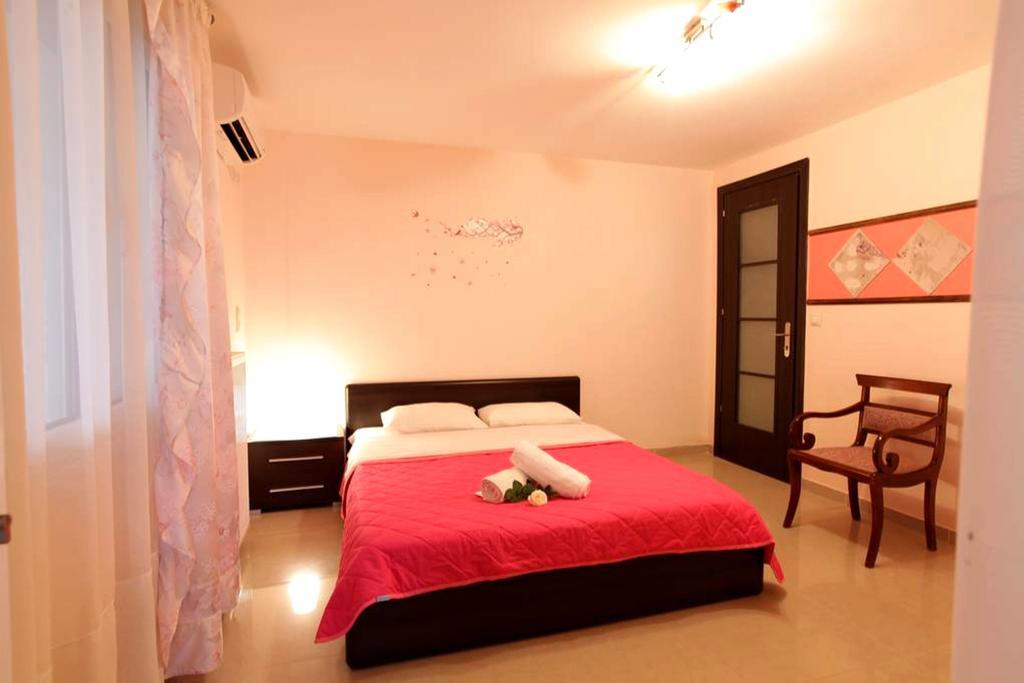 Villa Christine - Maisonettes With Fireplace Aliveri Room photo