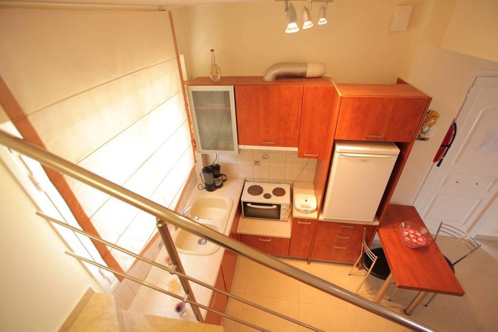 Villa Christine - Maisonettes With Fireplace Aliveri Room photo